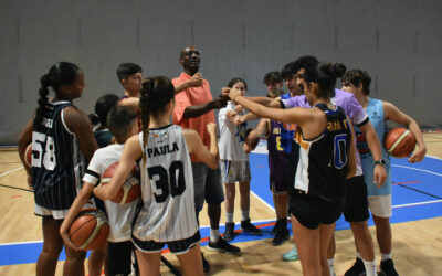 Ray Smith visita a los jóvenes del Campus Tecnimini y Tecnibasket